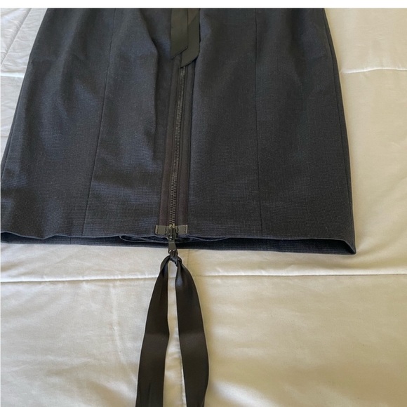 Red Valentino blue black back zip skirt - Picture 3 of 11